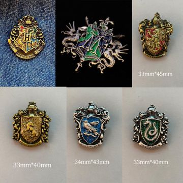 Harry Potter Hogwarts School Pin Badge lx0283
